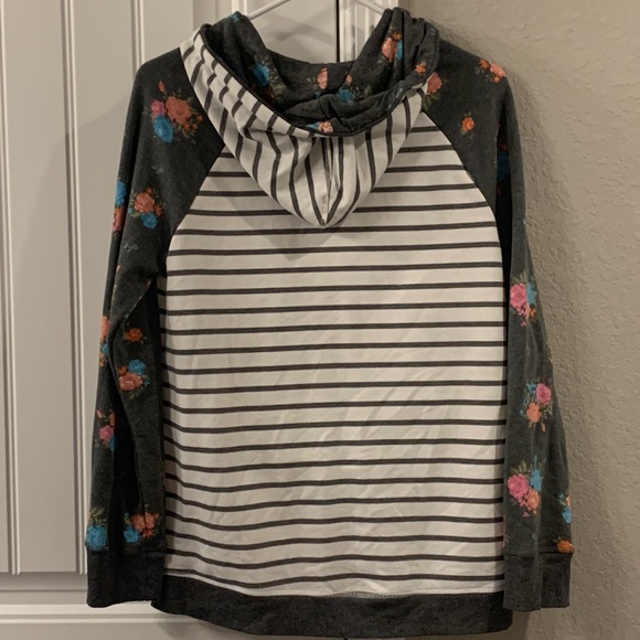 Medium Maurice’s hoodie - Picture 6 of 7